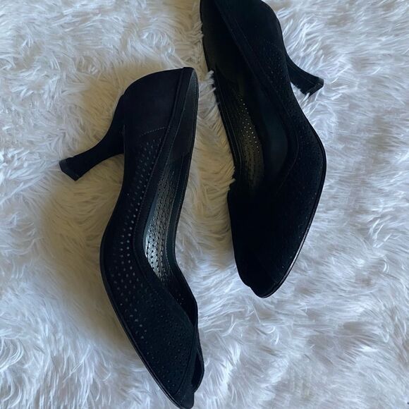 Stuart Weitzman Black Peep Toe Suede Heels Pumps Size 6 EUC - Picture 10 of 16